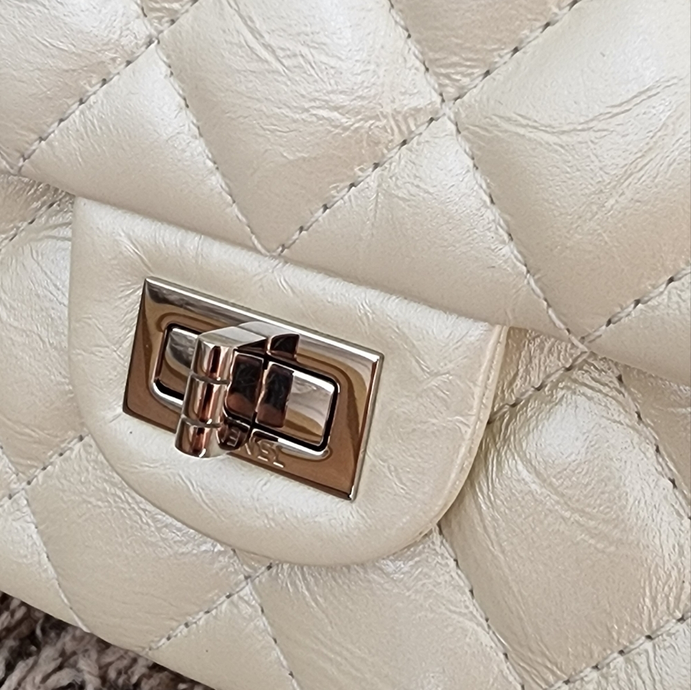 Chanel 2.55 226 bag - Picture 5 of 15